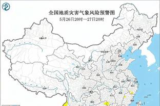 遭遇包夹！布克半场10中6拿下13分4助攻